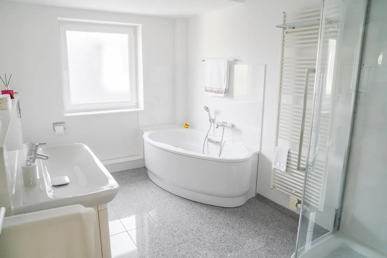 Modernes Stadthaus | Parkplatz | WiFi | Bad&Dusche | Küche Hannover 0*,
