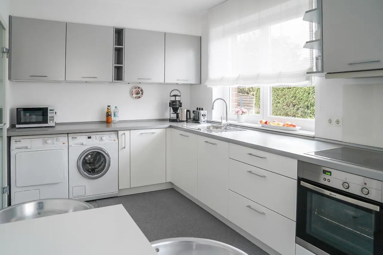 Modernes Stadthaus | Parkplatz | Wifi | Bad&Dusche | Kueche Hannover Apartment