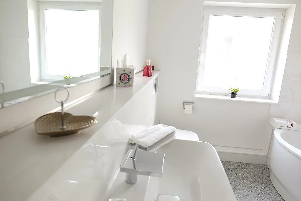 Modernes Stadthaus | Parkplatz | Wifi | Bad&Dusche | Kueche Hannover 0*,  Germany